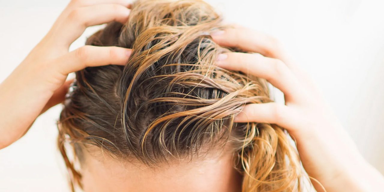 Scrub για τα μαλλιά: 5 λόγοι για να το βάλεις στην καθημερινότητά σου