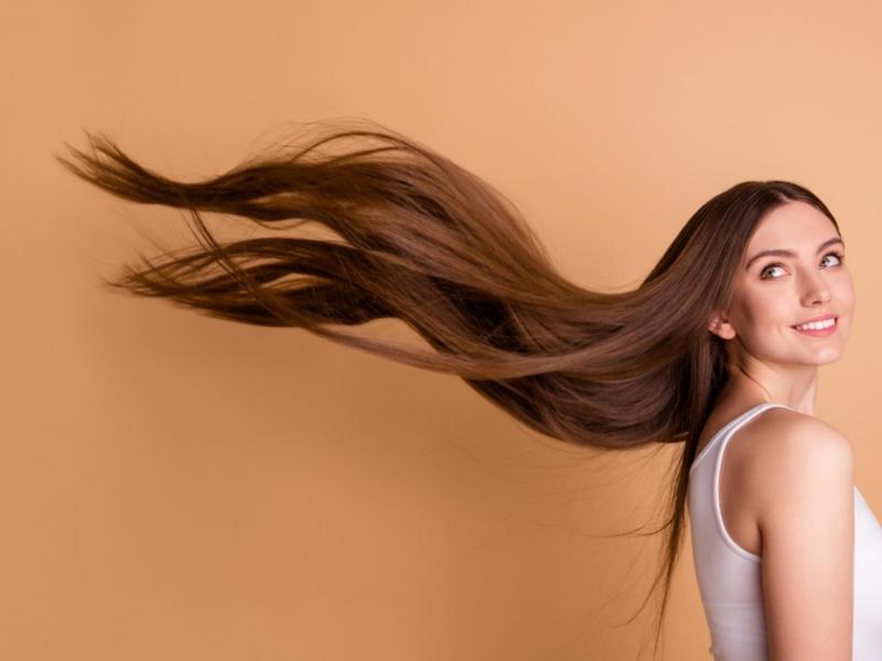 Τι Χρώμα να Βάψω τα Μαλλιά μου το Καλοκαίρι; 4 Hair Color Trends για το Καλοκαίρι του 2025